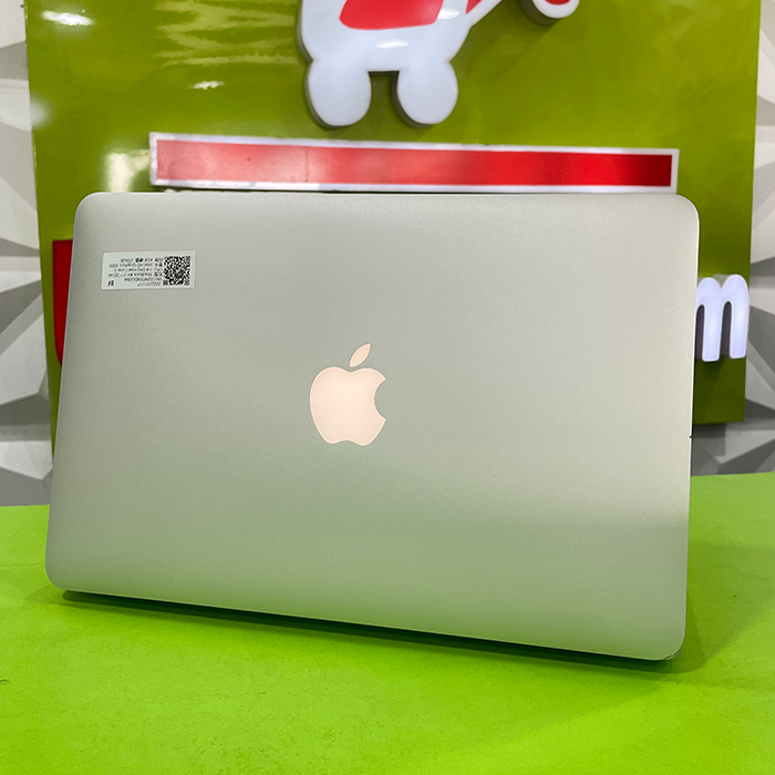 Apple MacBook Air 2014 4GB/128GB UK-USED