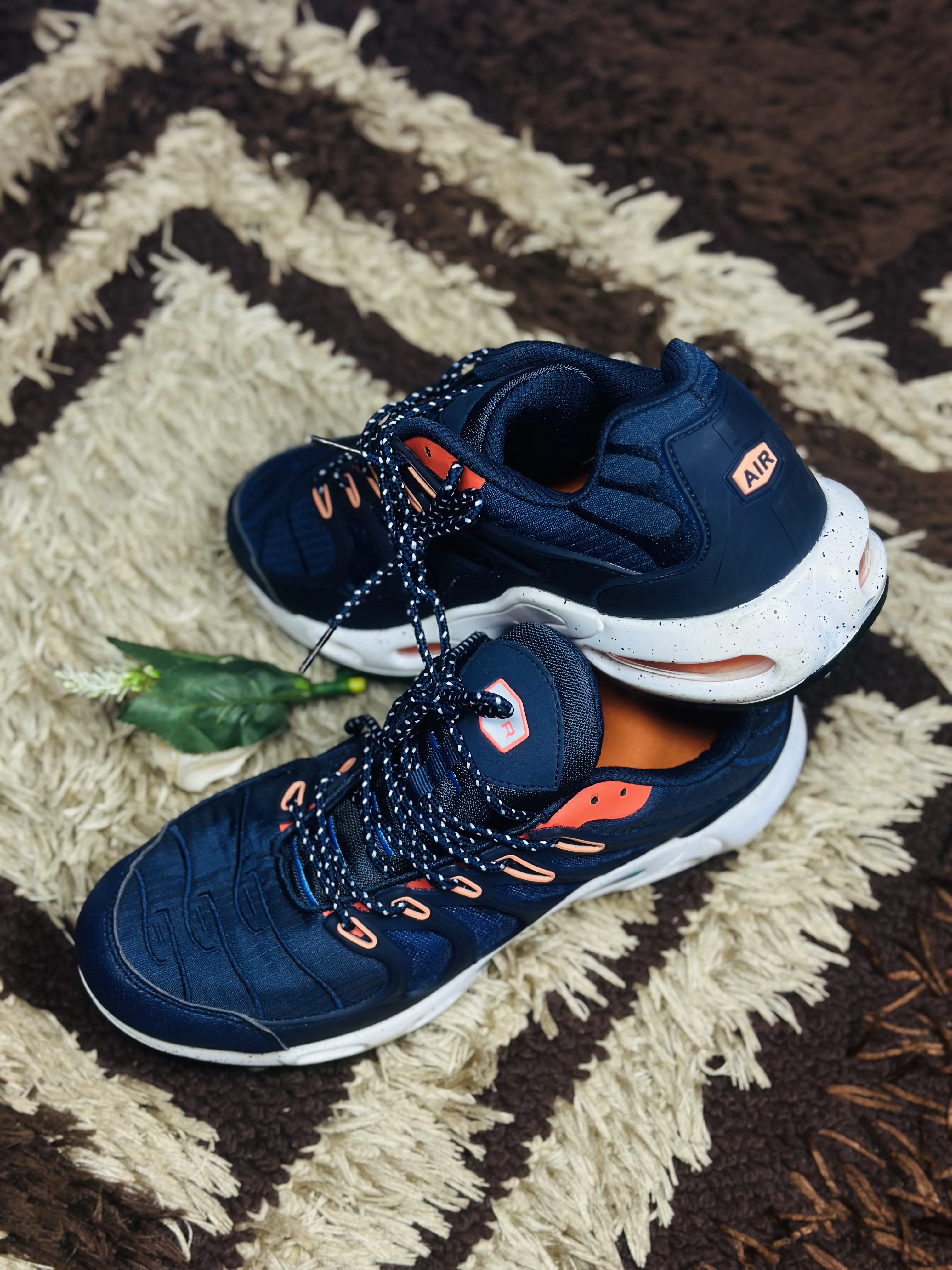 43 Obsidian Blue and Orange Air Max Plus TN Sneakers