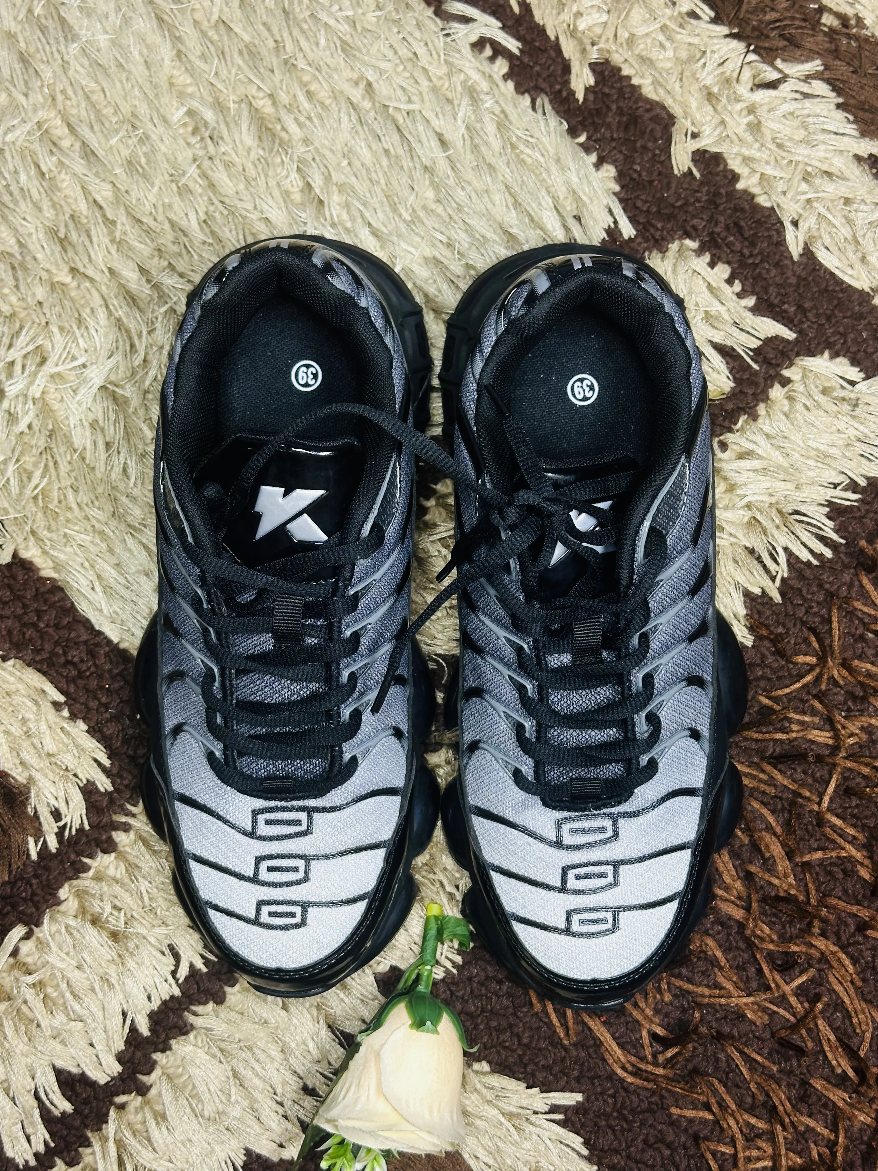 39 Grey Black ARISIC Steel Toe Safety Sneakers