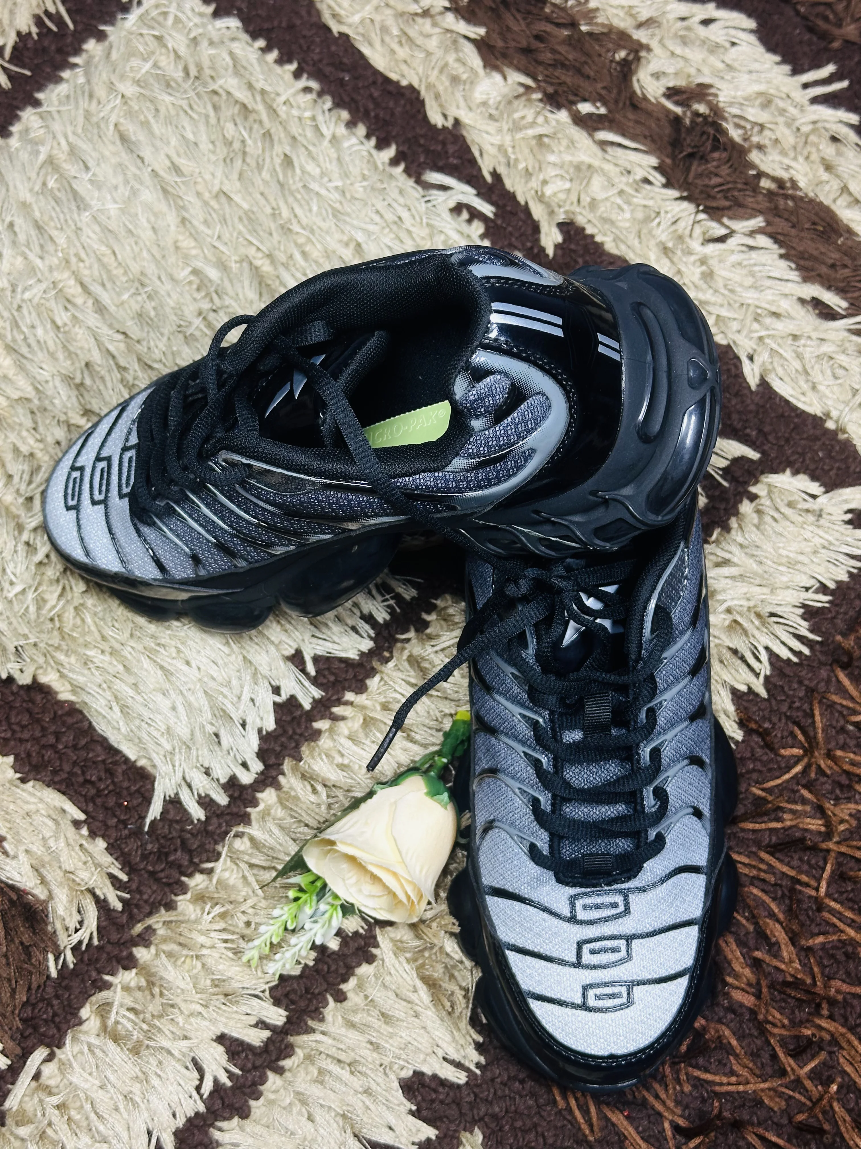 39 Grey Black ARISIC Steel Toe Safety Sneakers