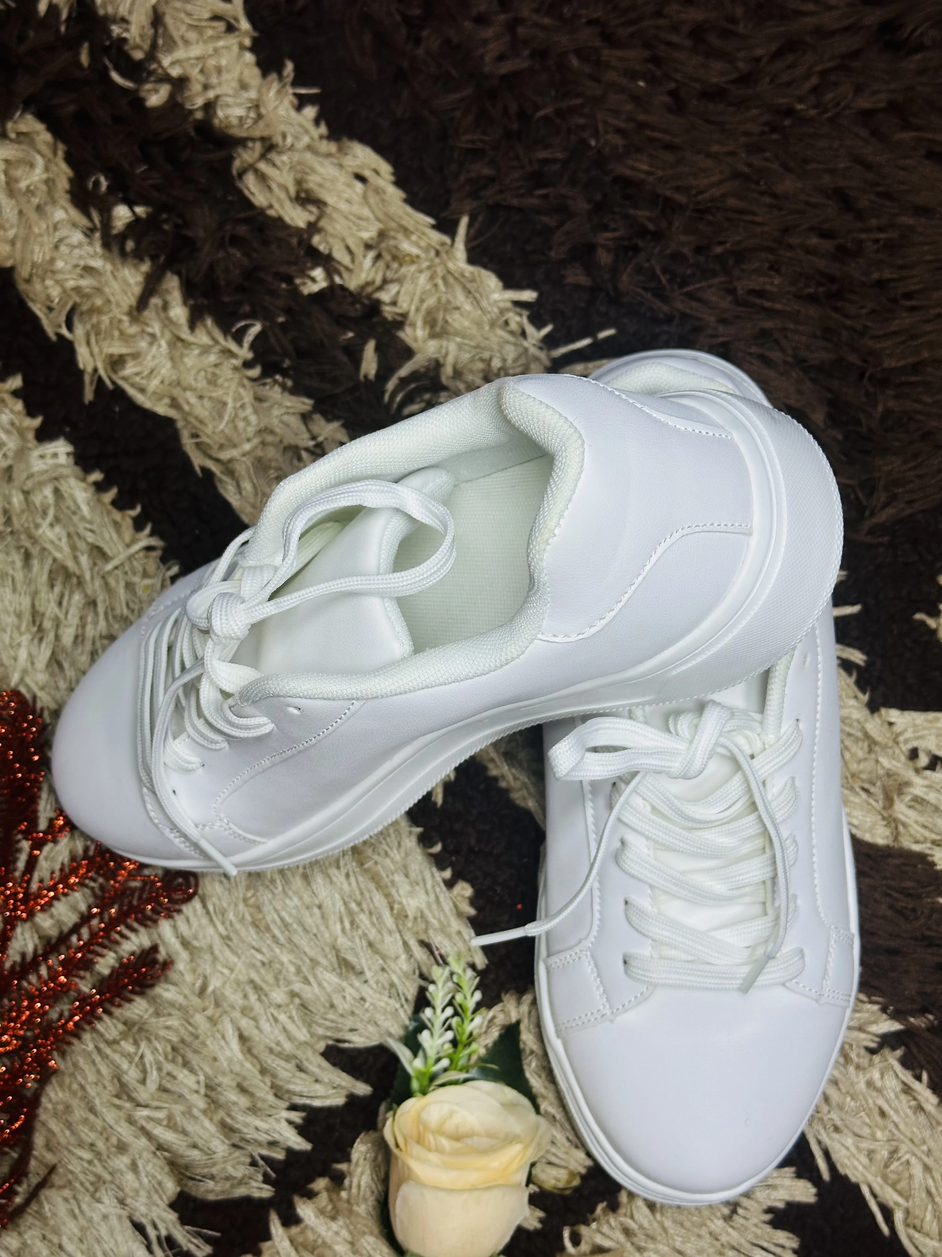 39 White Unisex Causual Sneakers