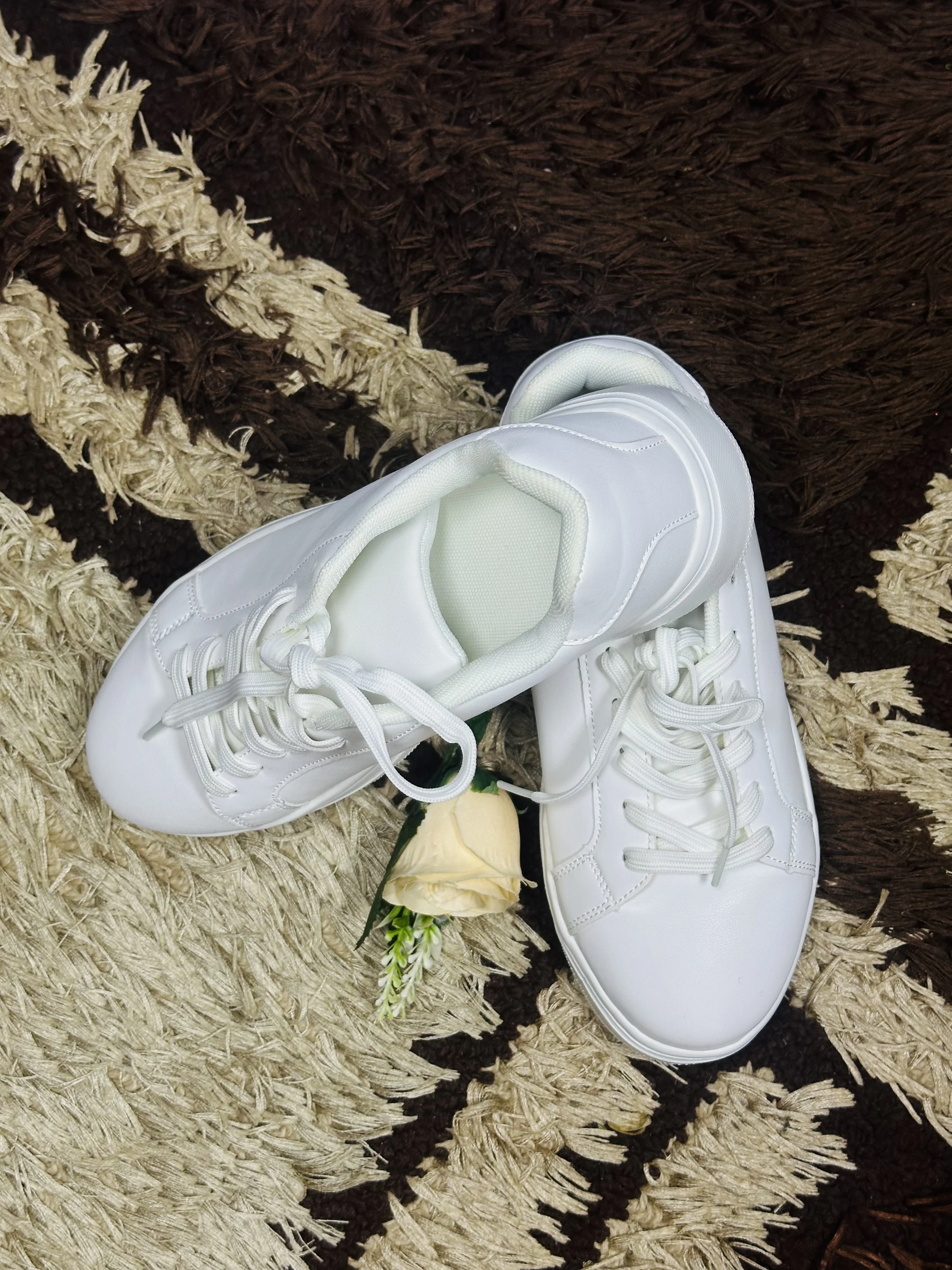 39 White Unisex Causual Sneakers