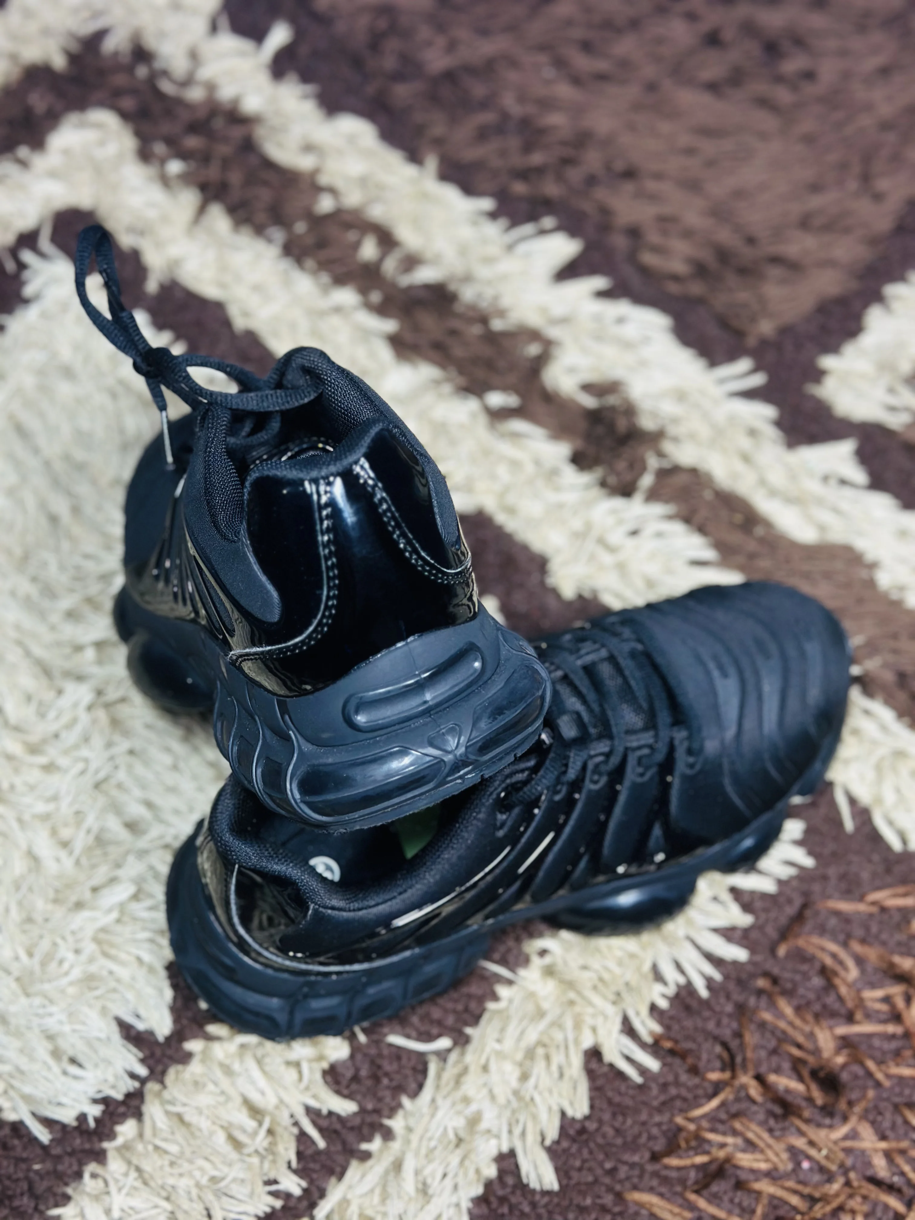 39 ARISIC Steel Toe Safety Shoe