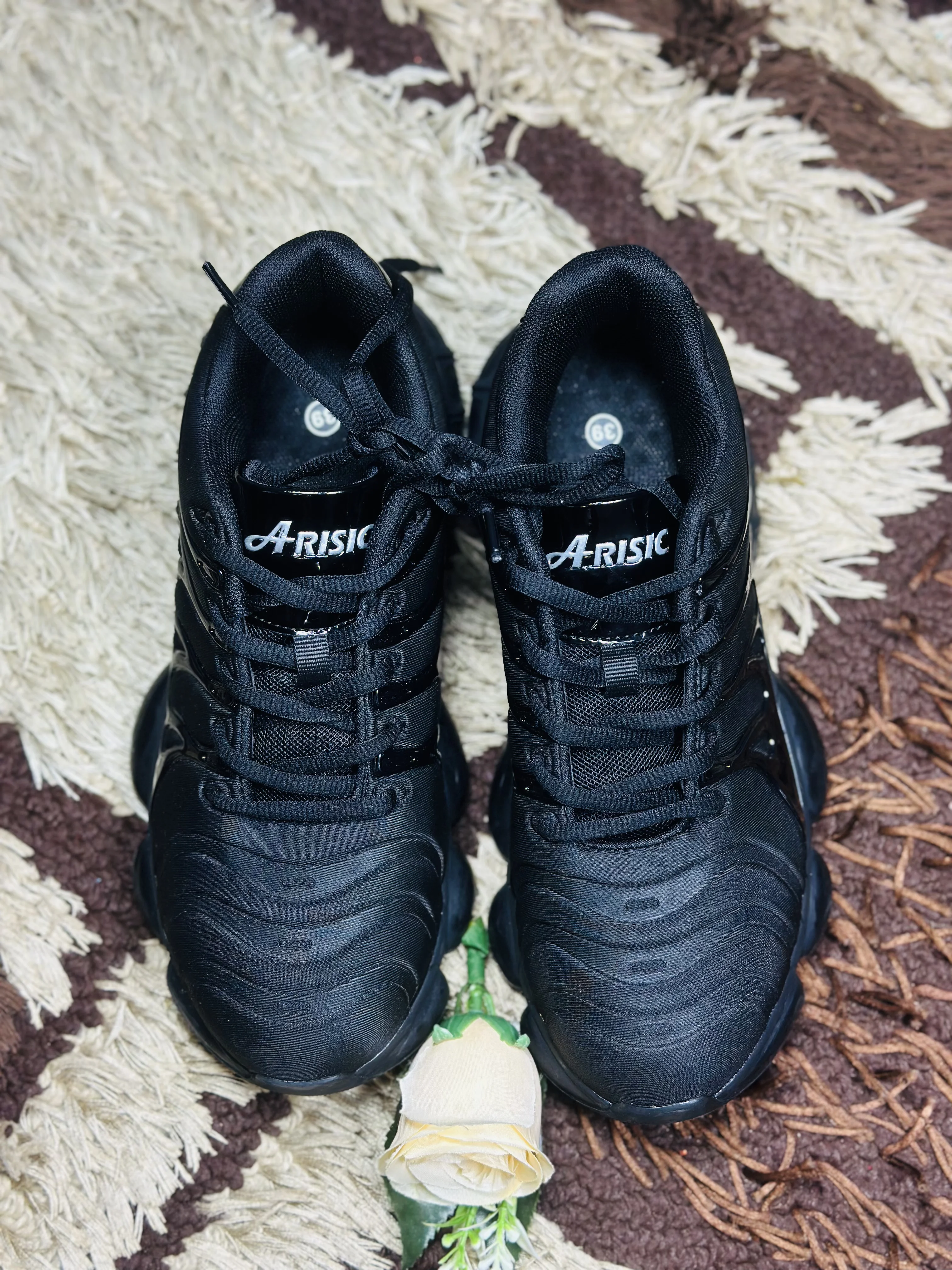 39 ARISIC Steel Toe Safety Shoe