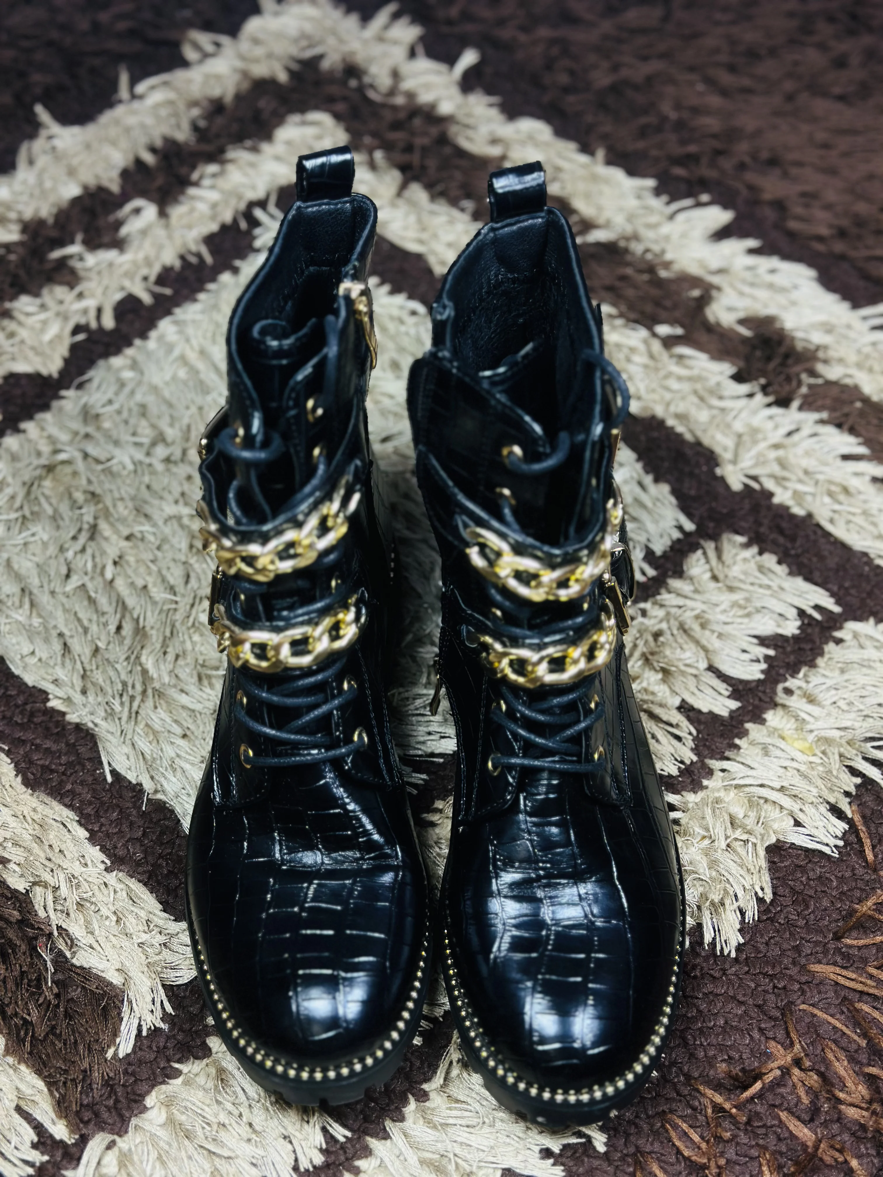 39 Black ASOS Design Women Aubrey Hiker Lace Up Boot