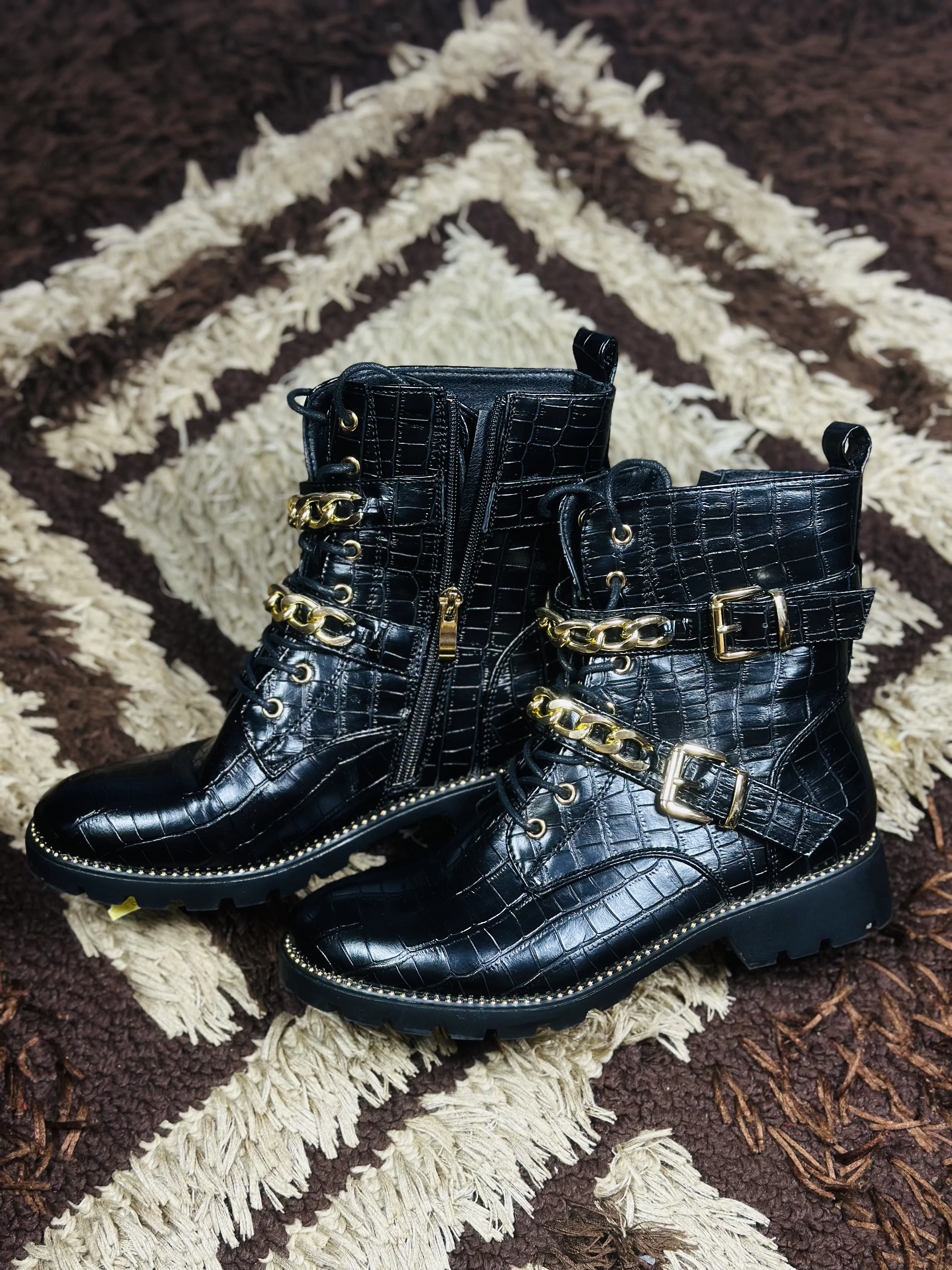 39 Black ASOS Design Women Aubrey Hiker Lace Up Boot