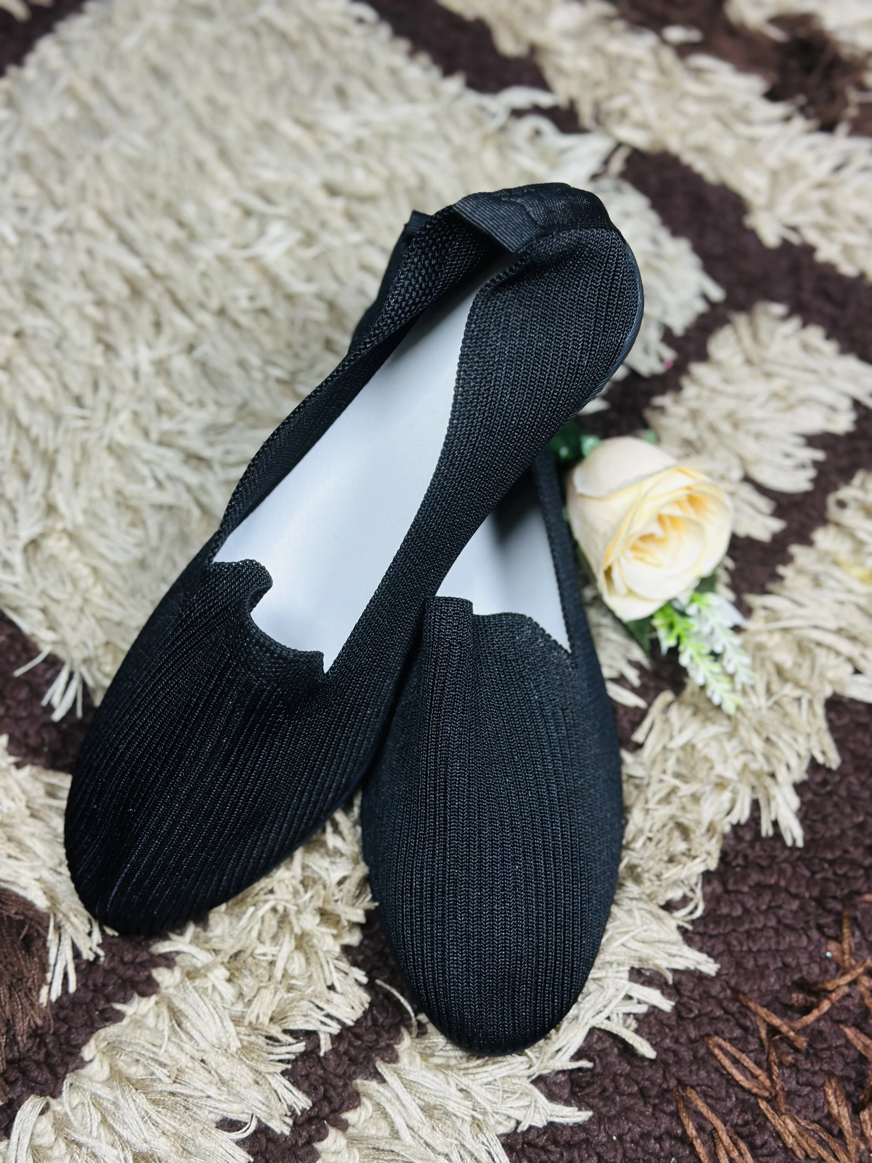 39 Black Knitted Shoe