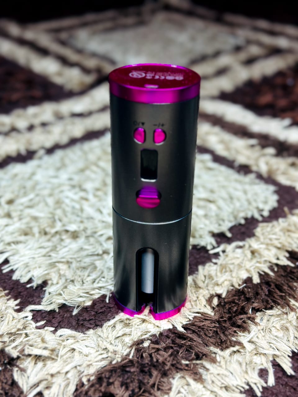 Cordless automatic hair curler