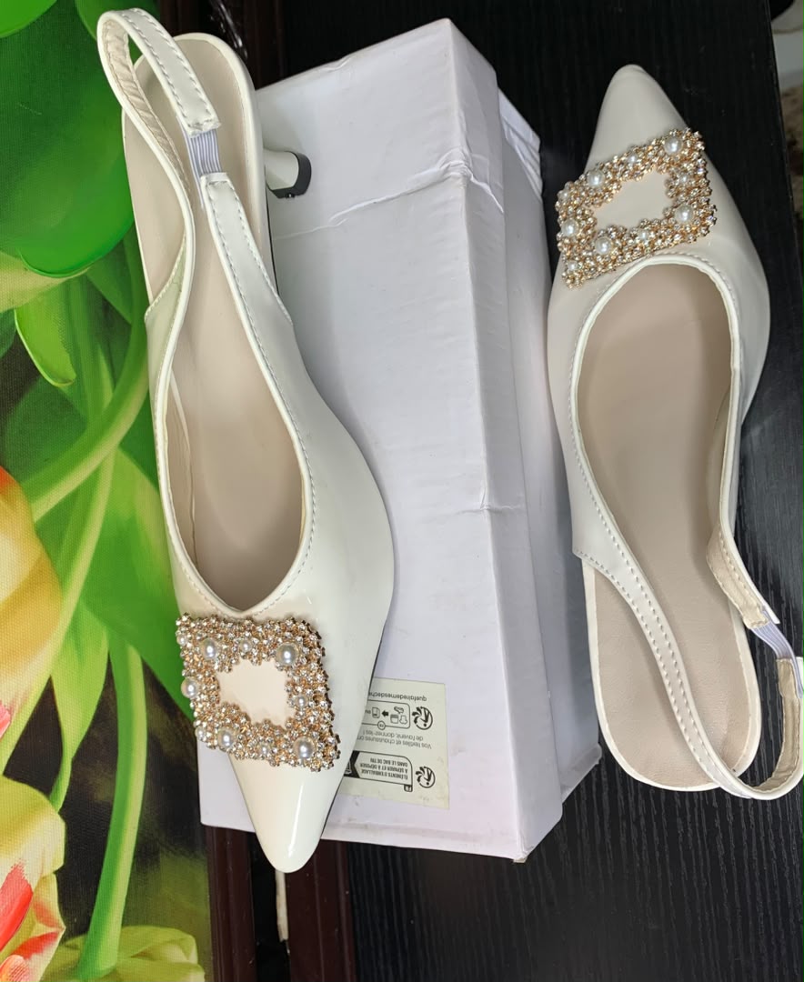 Elegant Pearl Buckle Slingback Heels