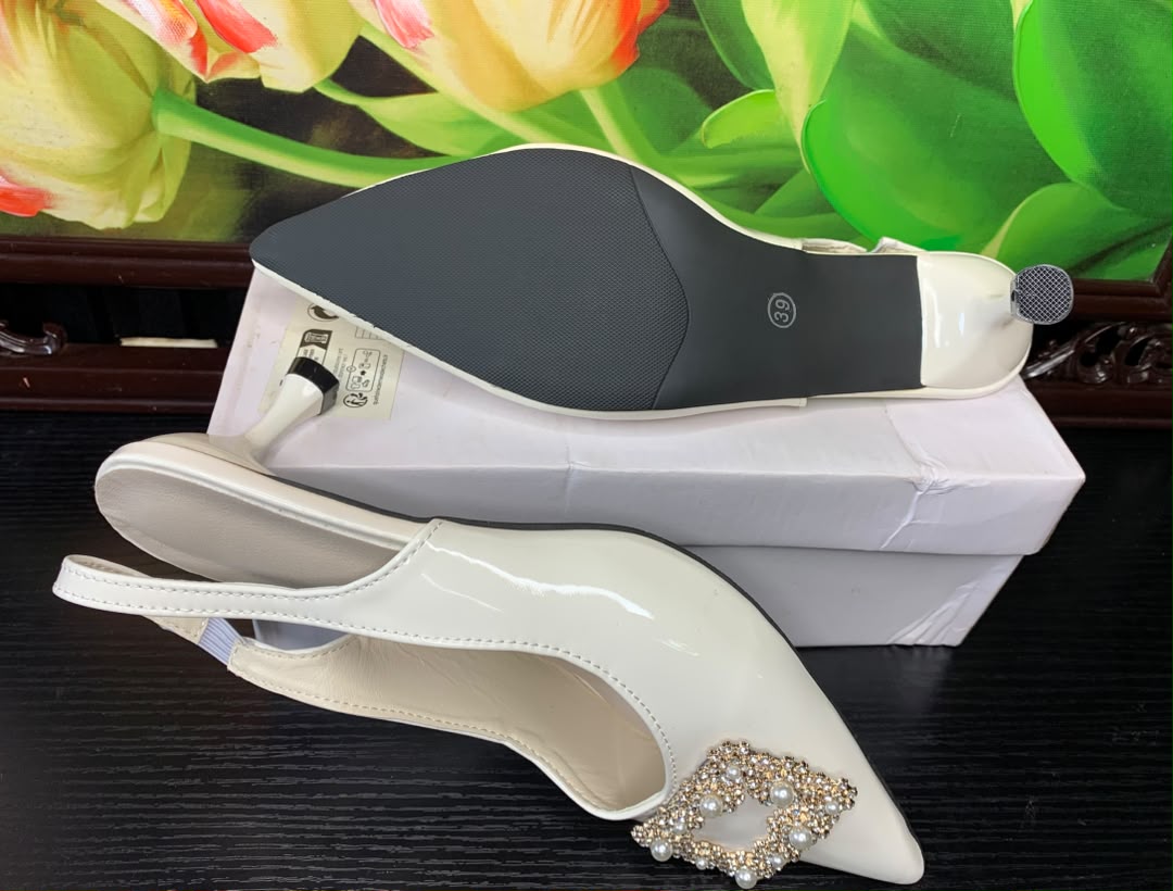 Elegant Pearl Buckle Slingback Heels