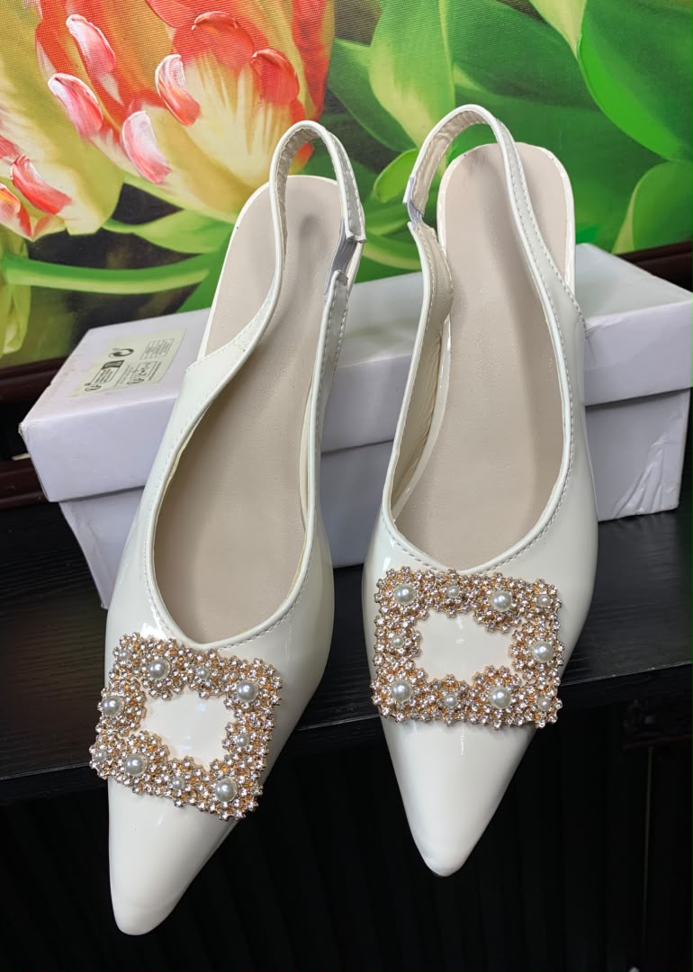 Elegant Pearl Buckle Slingback Heels