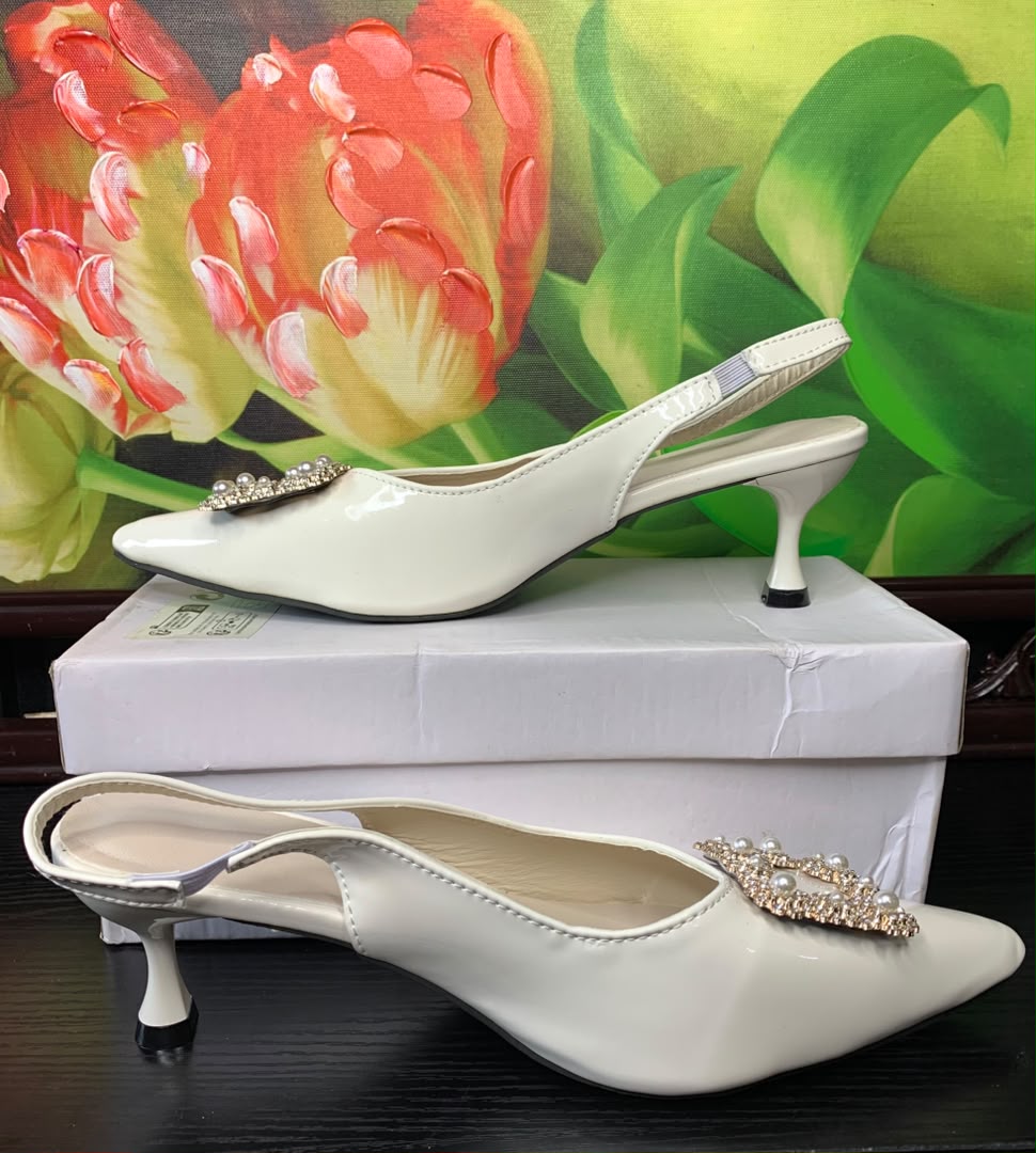 Elegant Pearl Buckle Slingback Heels